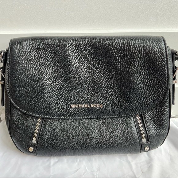 Michael Kors Evie Medium Pebbled Leather Shoulder Bag - Picture 1 of 3